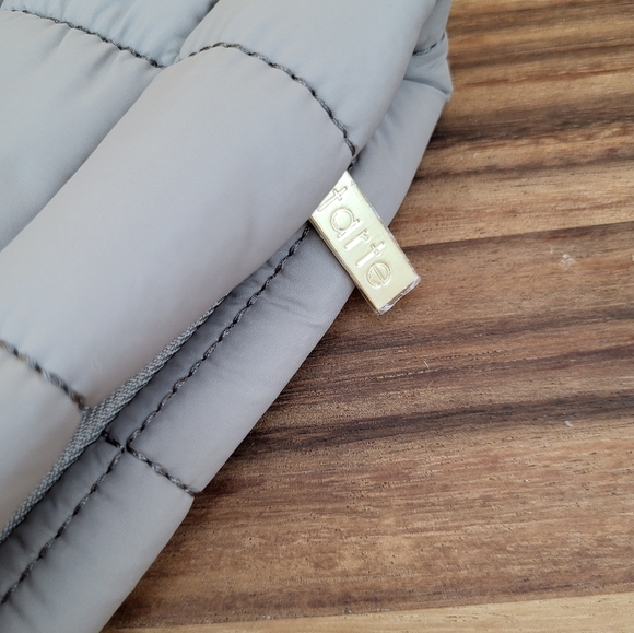 Tarte Gray Quilted Makeup Bag, 10x7, NWT - Picture 3 of 3